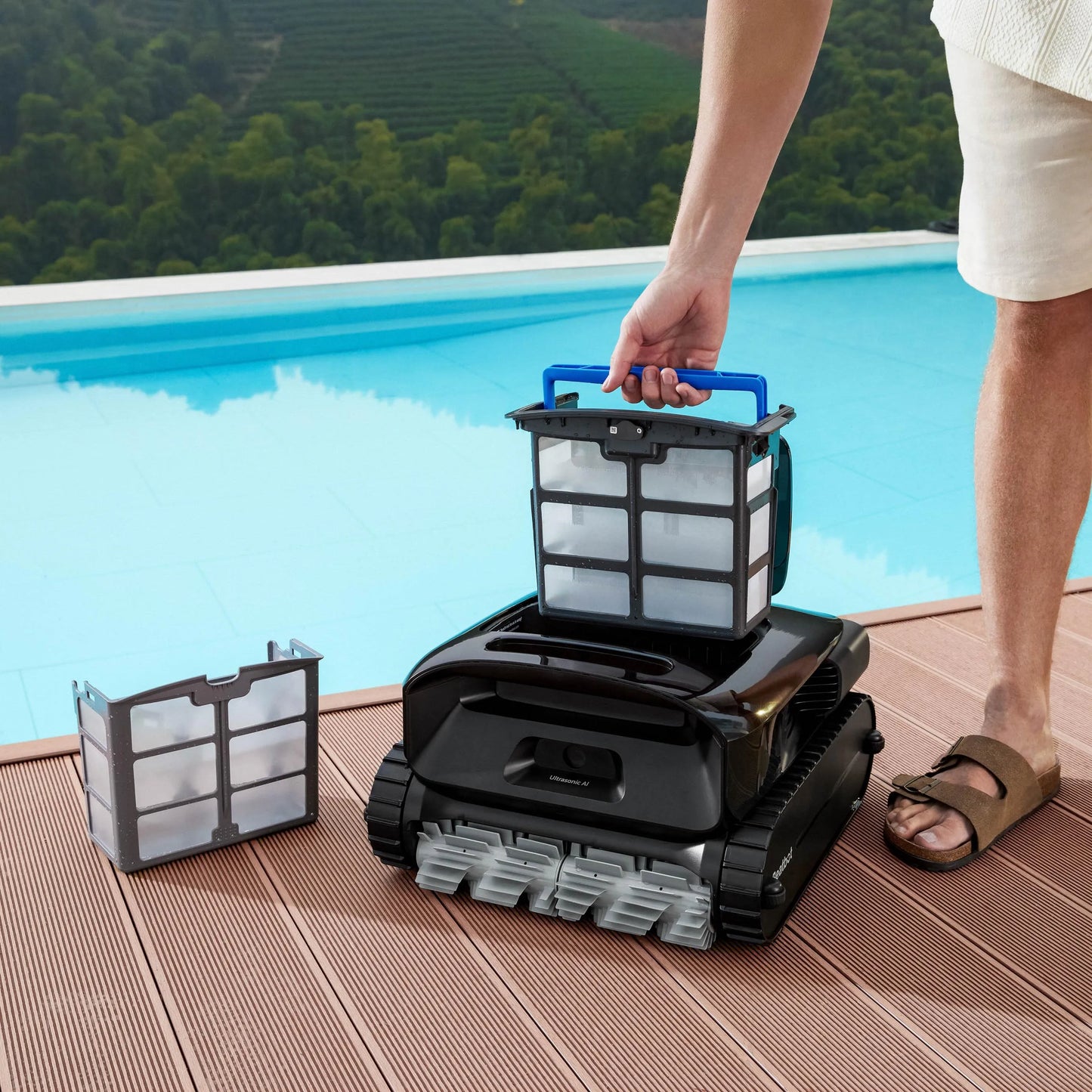 Dual-layer filter basket on the AquaSense 2 Pro