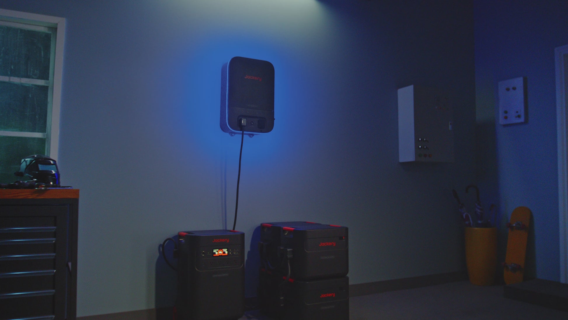 Jackery Explorer 5000 Plus 90-second product film covering output, expansion and home backup